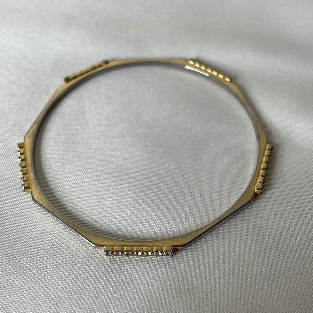 Bangle bracelet